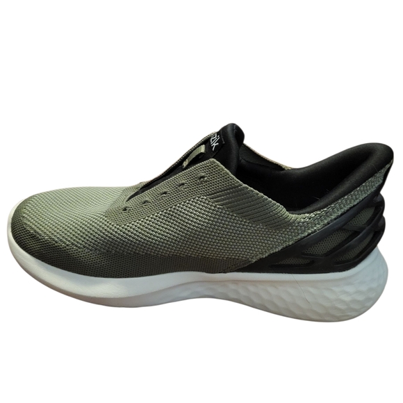 Kizik Unisex Athens Slip On Sneaker Olive Green, Size US Men 9  Womens 7.5 - Picture 1 of 12